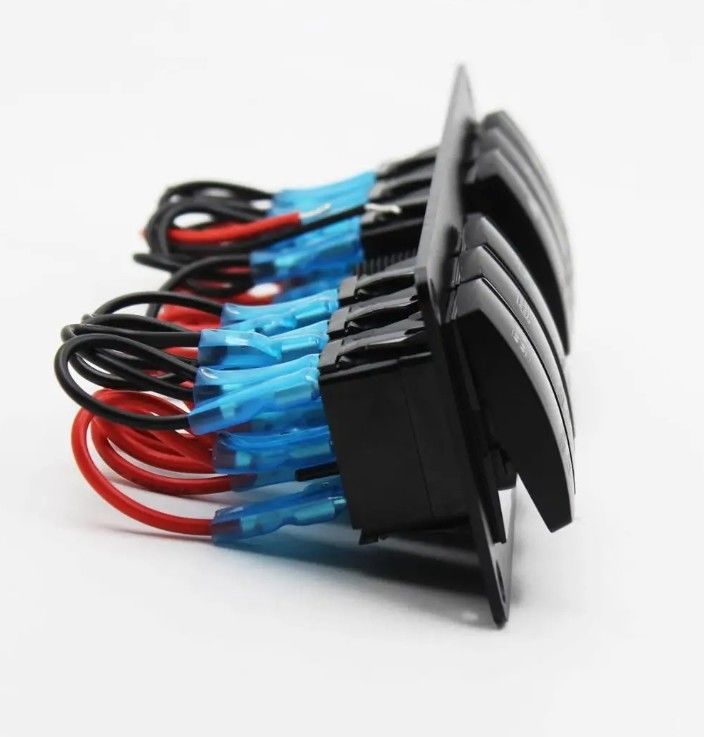 لون فولتميتر 6 عصابة DC12V 24V مدعوم على قبالة 5 PIN لوحة التبديل الروكر للقافلة السيارات البحرية