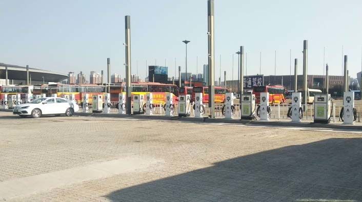 سيارة GB / T المستوى 3 EV Rapid Charger Station CCS 60KW مع عرض إعلان